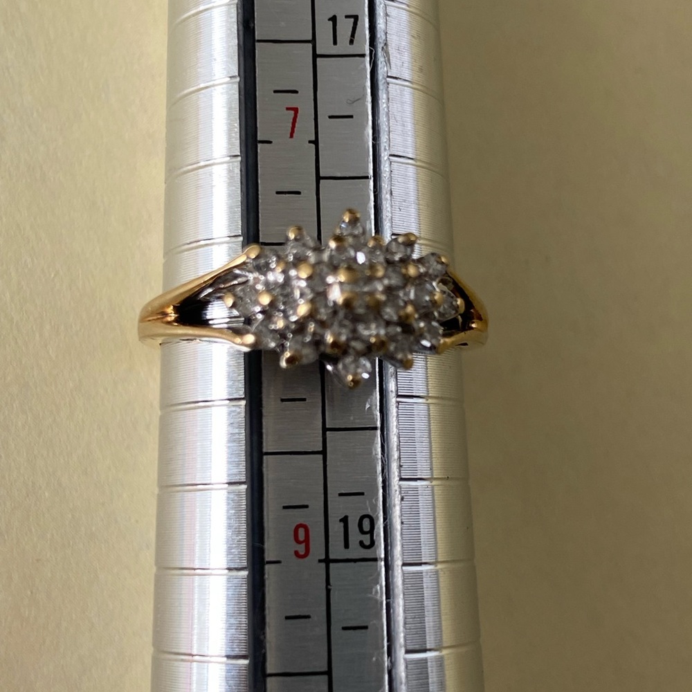 Beautiful Unique Solid 10k Flower Shape Genuine D… - image 6